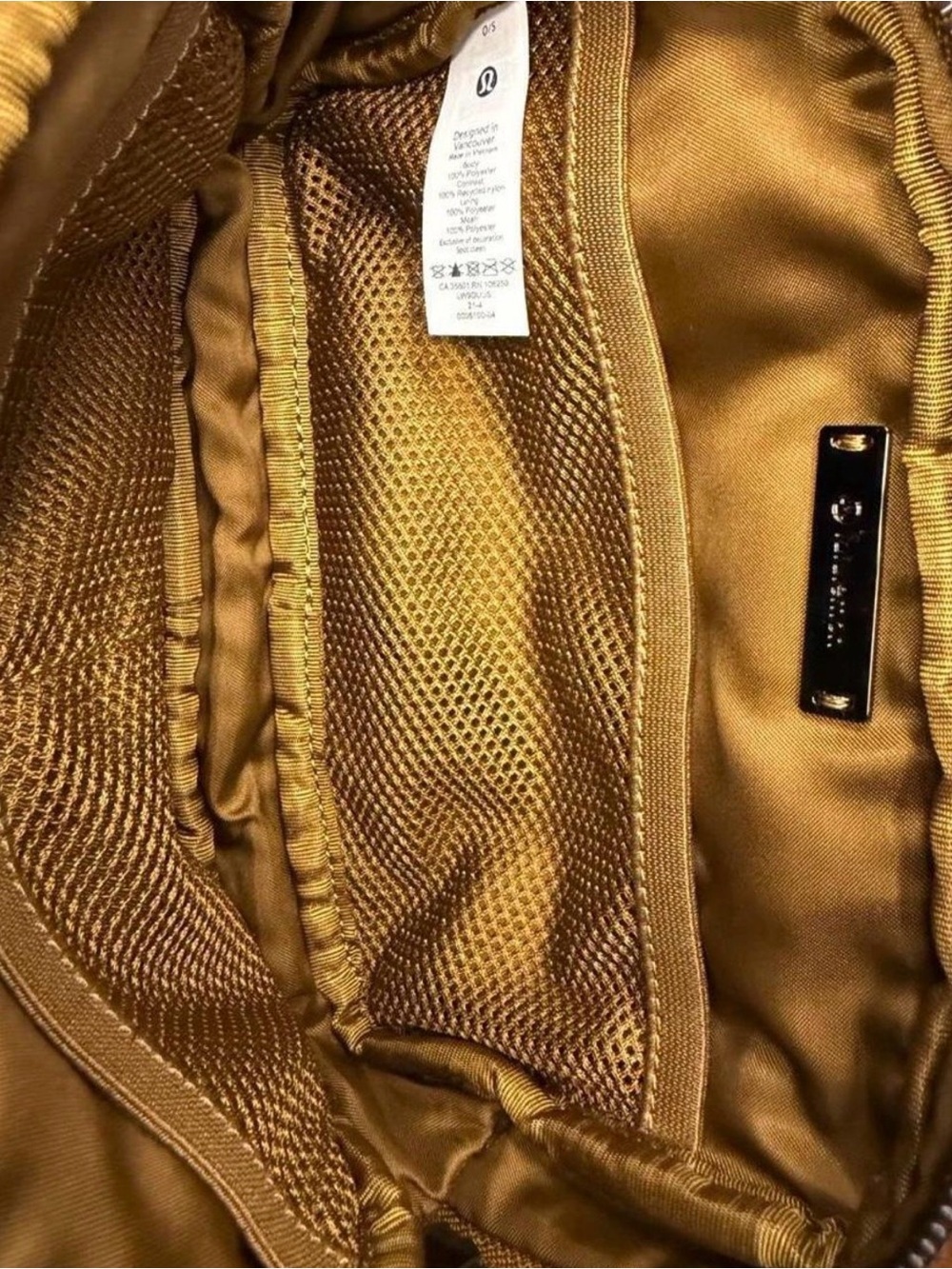 Lululemon Everywhere Fleece Belt Bag in Burnt Caramel - Picture 4 of 6